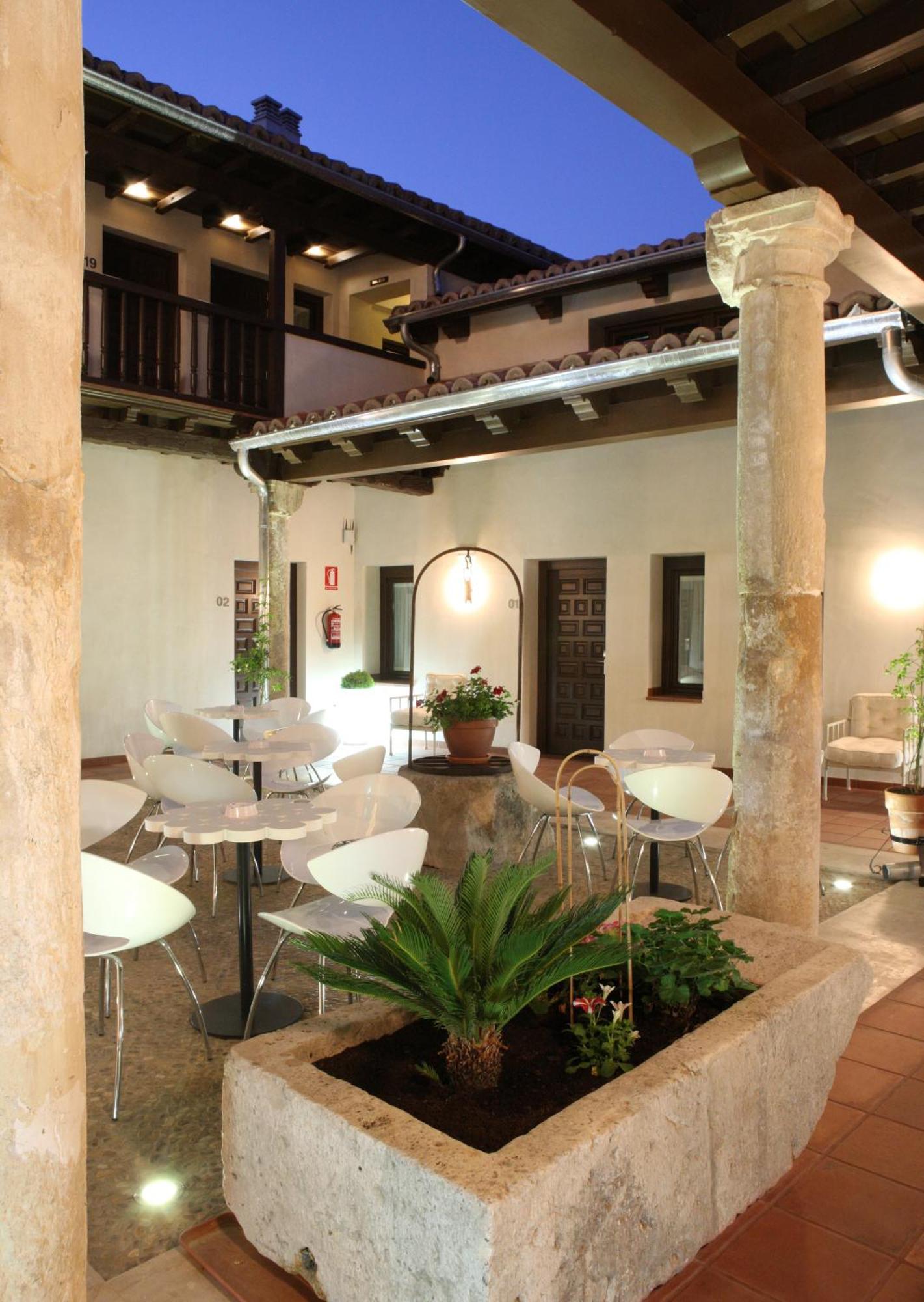 Evenia Alcala Boutique Hotel Alcala de Henares Luaran gambar
