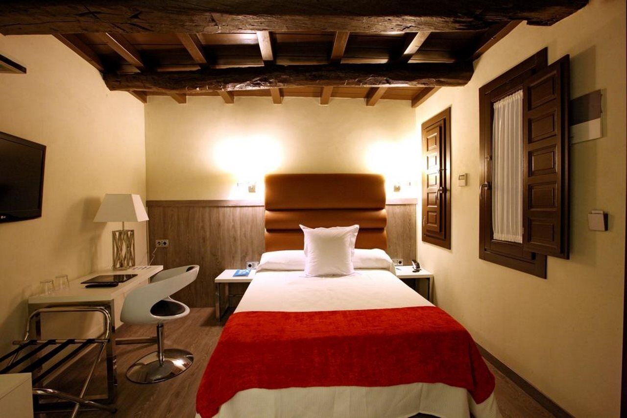 Evenia Alcala Boutique Hotel Alcala de Henares Luaran gambar
