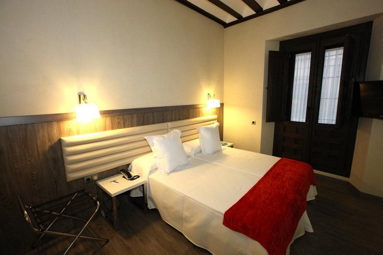 Evenia Alcala Boutique Hotel Alcala de Henares Luaran gambar